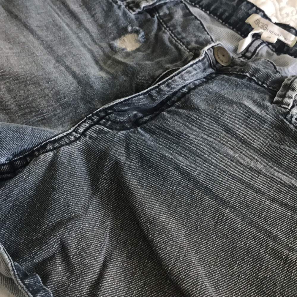 BCBGENERATION Jean fade shorts - Picture 2 of 4